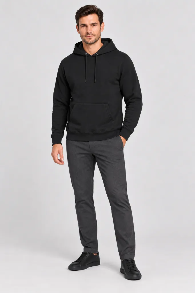 PEC_Negro_04_Cuerpo_Completo.webp