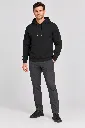 PEC_Negro_04_Cuerpo_Completo.webp